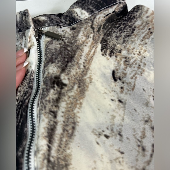 M & Co Sheer High Low Top Sheath Snake Blouse SZ Large NEW - Picture 8 of 14